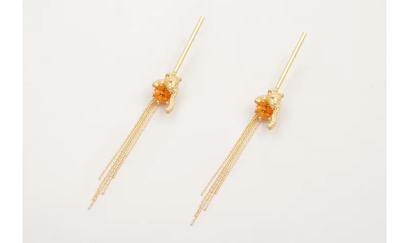 Pendientes perno listón con fleco,burruño bolitas 