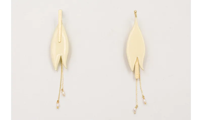 Pendientes irregulares lámina satinada,perno bolit