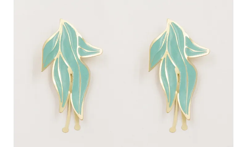 Pendientes flor plana esmaltada turquesa con pisti
