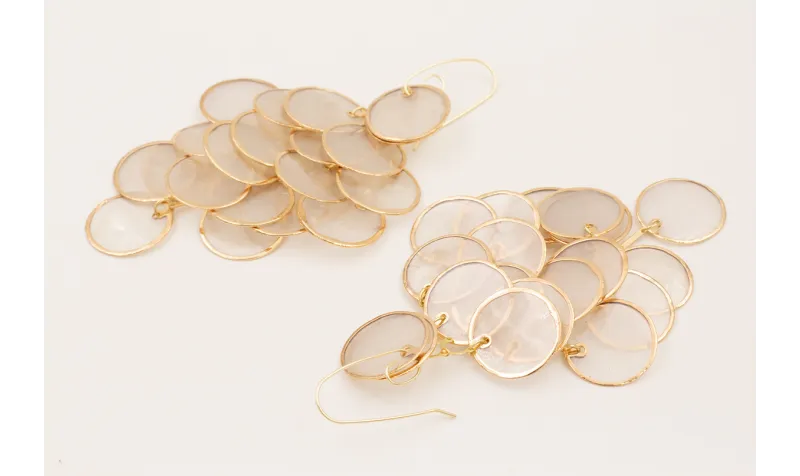 Pendientes cascada con gancho dorado y discos naca