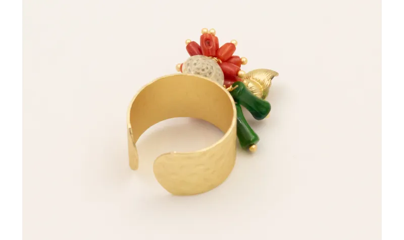 Anillo con burruño micro tubos coral,caracola dora