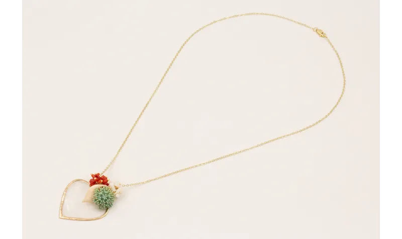 Collar cadena eslabón pequeño dorada mate con colg