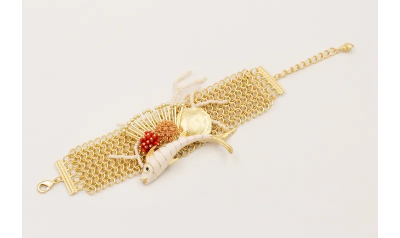 Brazale cadena malla con pez esmaltado beigemburru