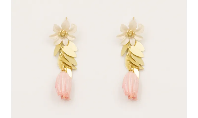 Pendientes perno flor esmalte natural crema,, colg