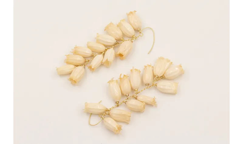 Pendientes gancho sncillo dorado mate con cascada 