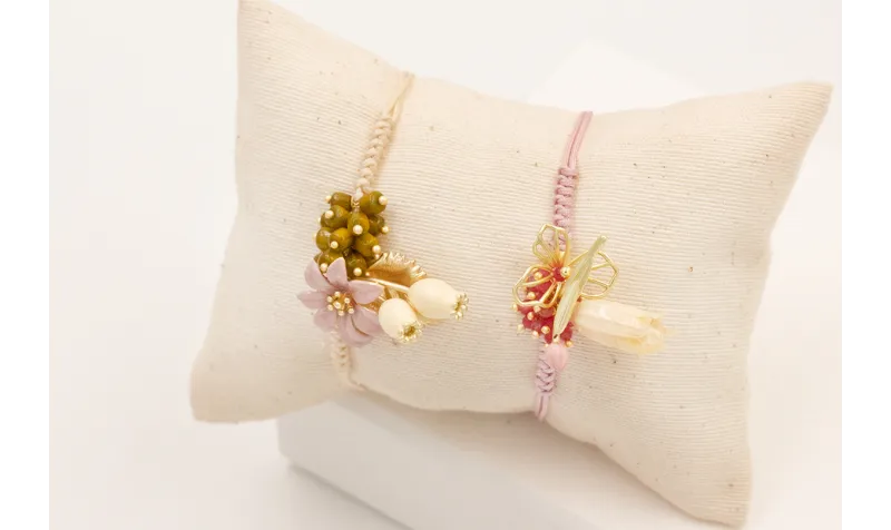 Pulsera hilo macramé lila con nudo serpiente centr