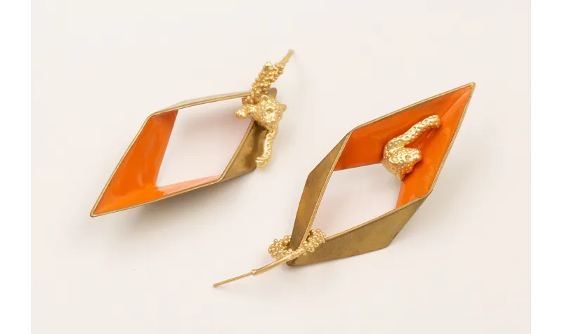 Pendientes aro coral dorado mate con rombo biselad