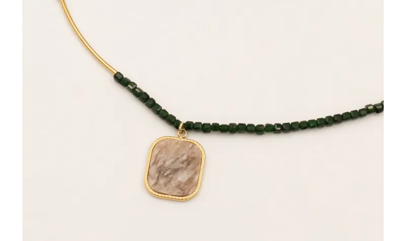 Collar cubos facetados cuarzo verde botella con tu