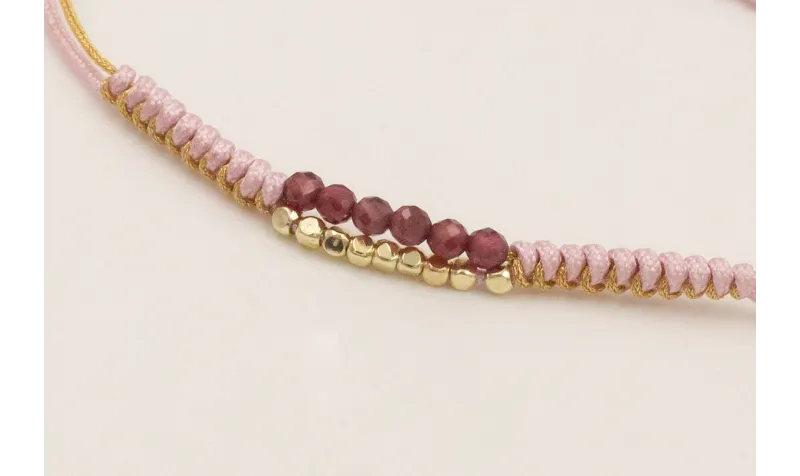Pulsera hilo macramé lila y dorado con facetadas m