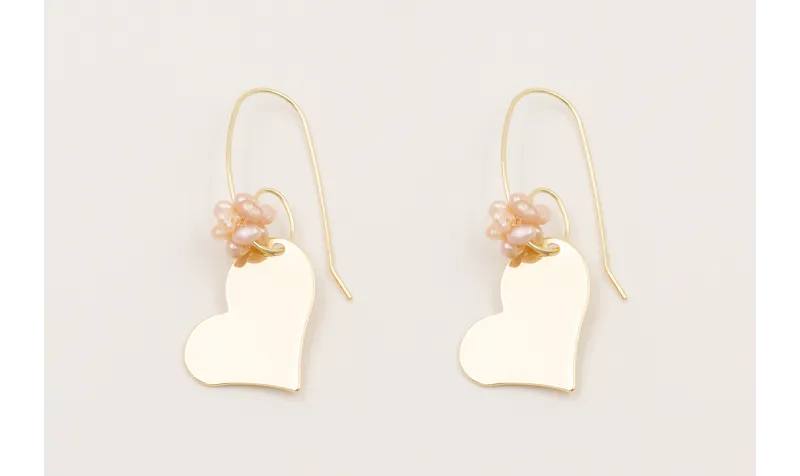 Pendientes gancho dorado con bola de perlas tostad