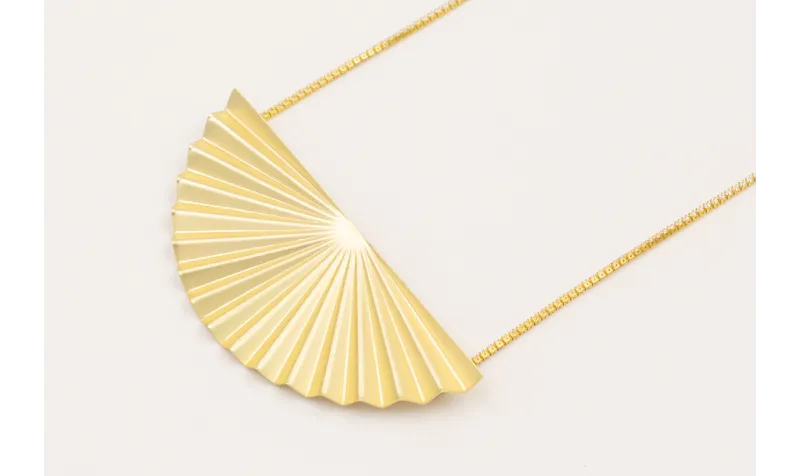 Collar cadena mini strass blanco con colgante aban