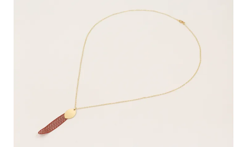 Collar cadena eslabón pequeño dorado mate con colg