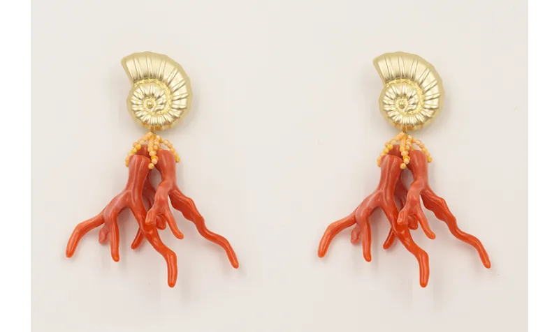 Pendientes perno cracola grande dorada mate con co