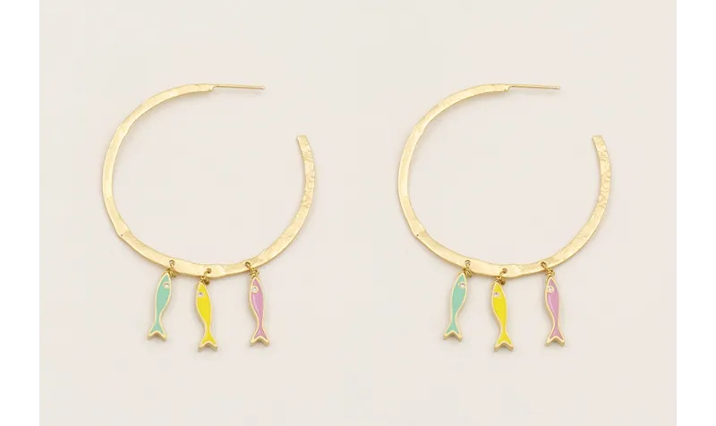 Pendientes aro labrado con peces de colores menta,