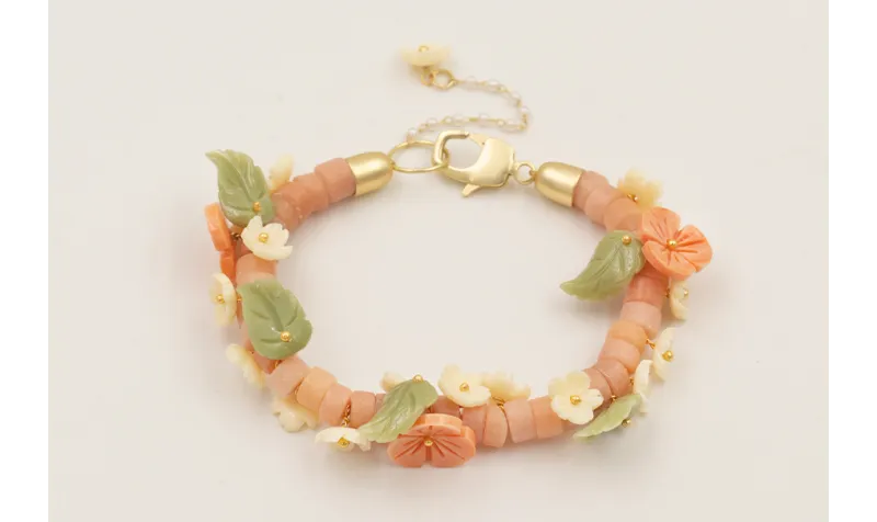 Pulsera discos piedra rosada con flores y hojas de