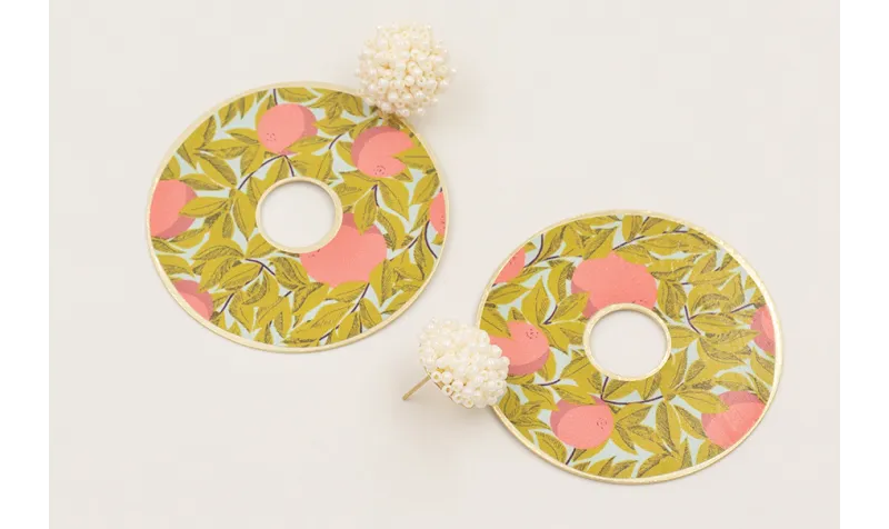 Pendientes perno disco abalorio perladao con colga