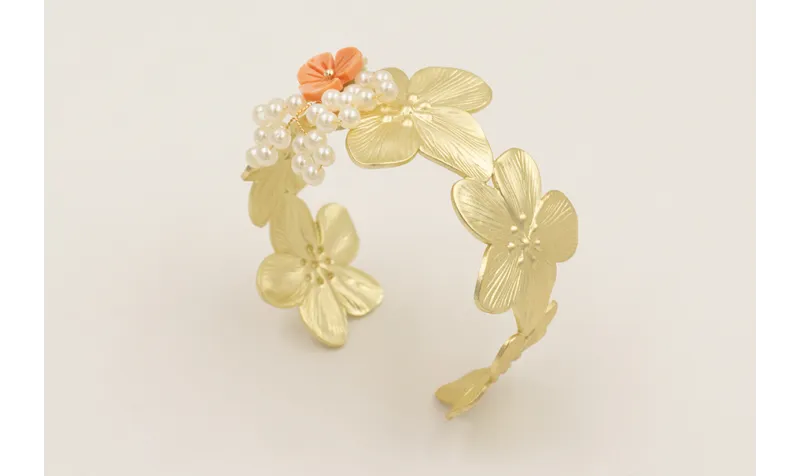 Brazalete flores dorado amte con rama de perlas y 