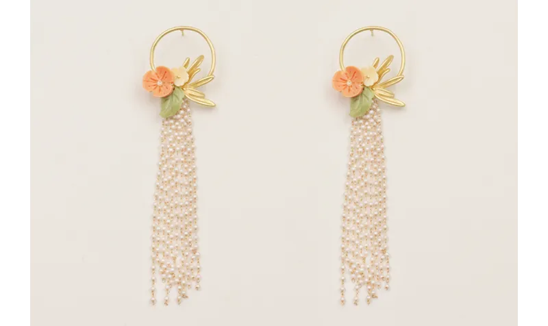 Pendientes aro rama dorada mate con fleco de caden