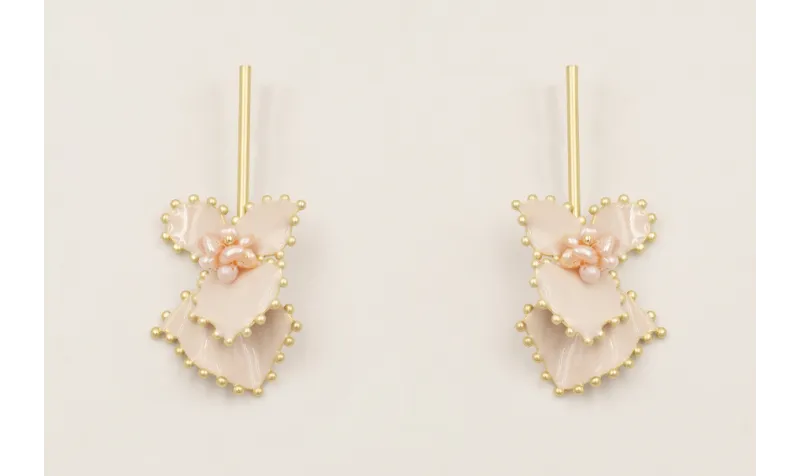 Pendientes pivote dorado amte con treból y rombo e