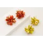 Pendientes perno pivote dorado mate con flor lente
