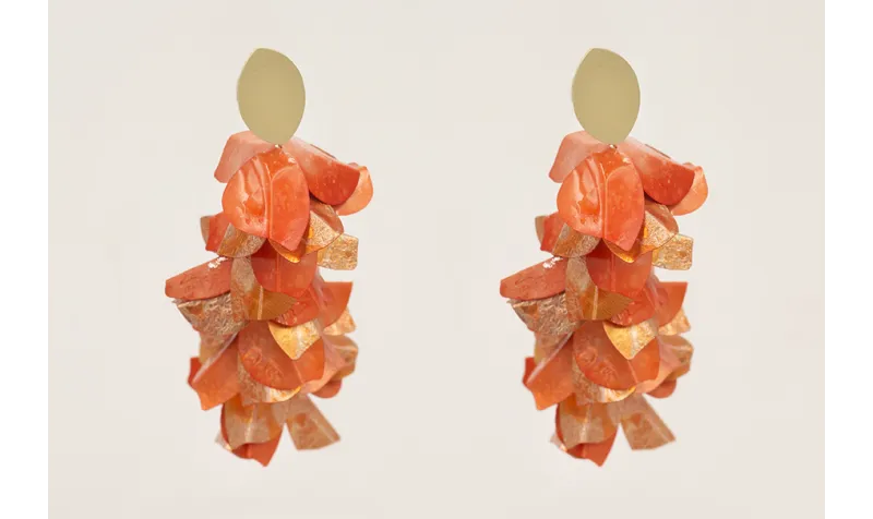 Pendientes perno ovalado dorado mate con cascada d