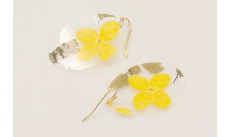 Pendinetes lentejuela ovalo dlores naturales amari