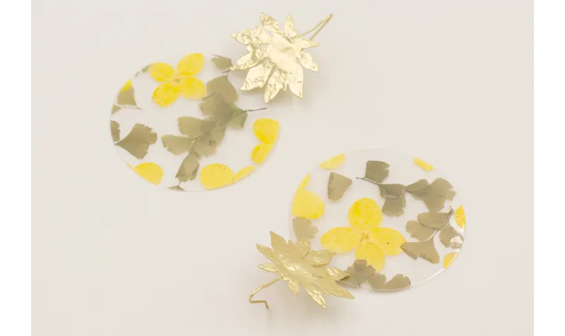 Pendientes hoja 9 puntas dorado mate y lentejuela 