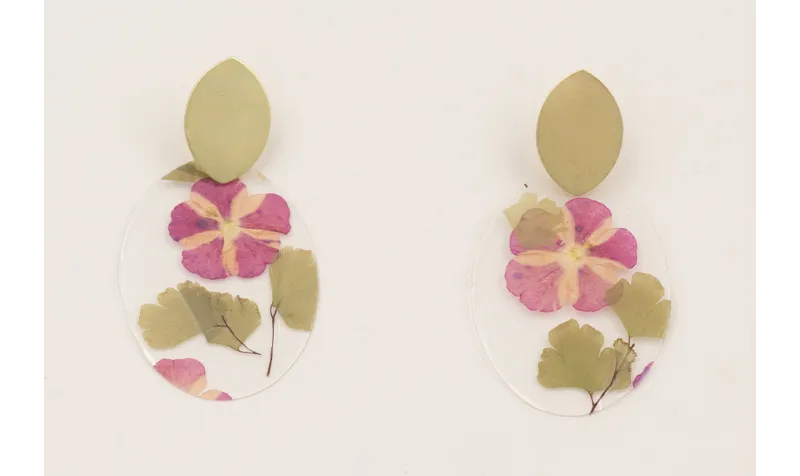 Pendientes perno ovalado dorado mate y lentejuela 