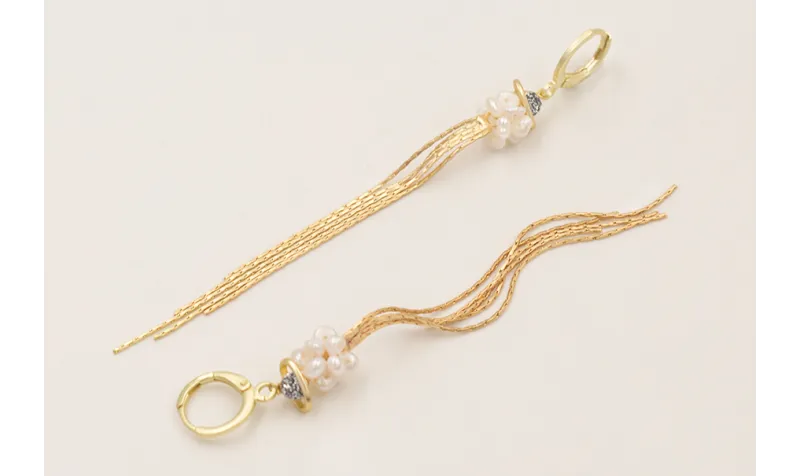 Pendientes cierre aro dorado mate con planeta bril