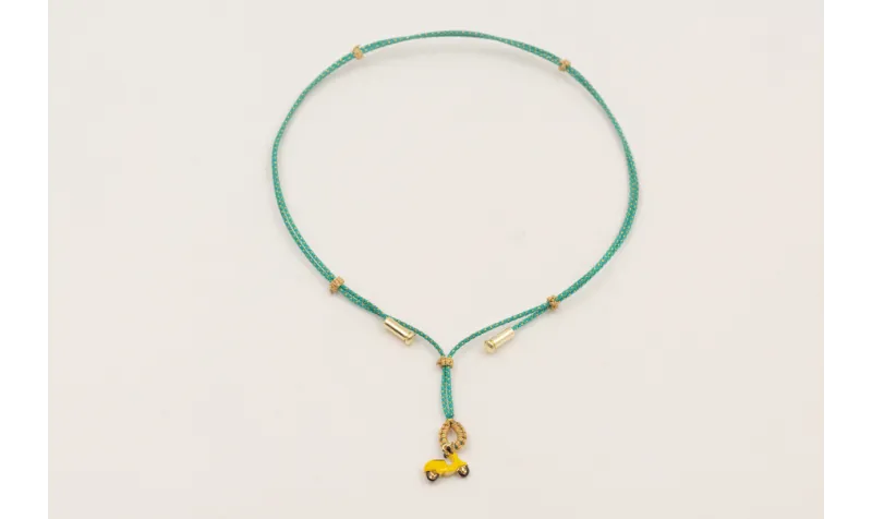 Collar cordón hilo dorado color turquesa,nudos mac