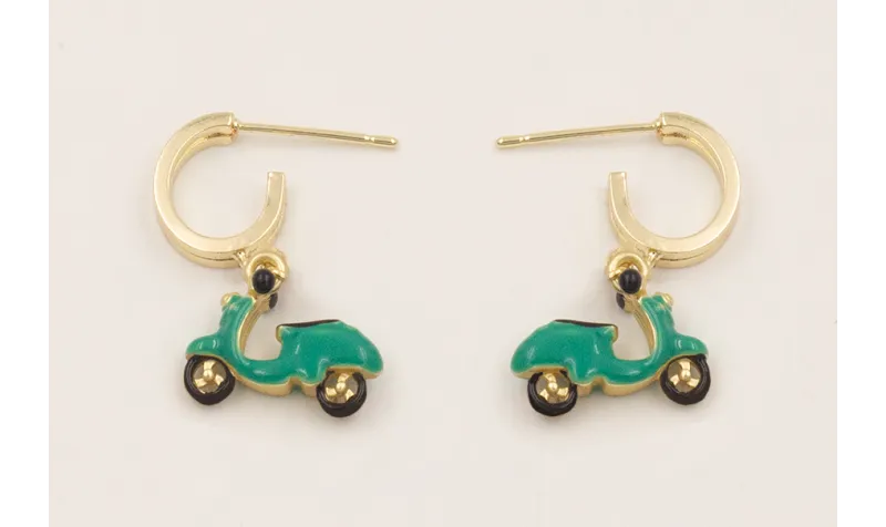 Pendientes se mi ovalo dorado con colgante vespa e