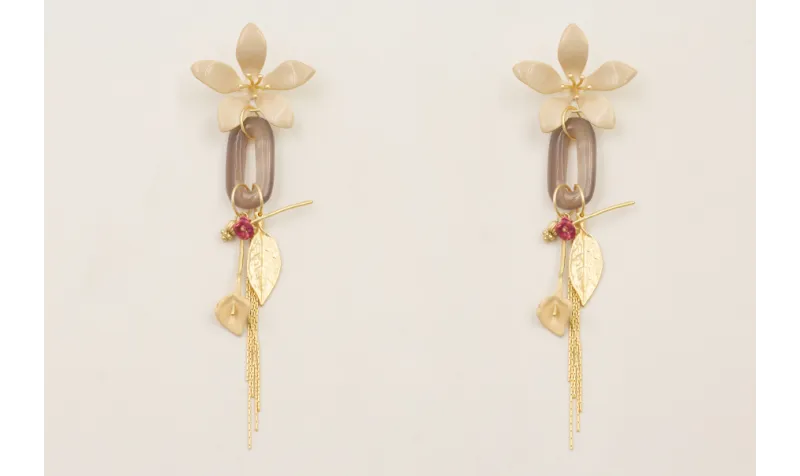 Pendientes perno flor beige eslabón jade gris con 