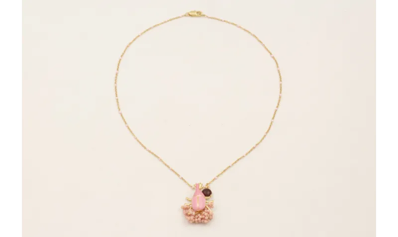 Collar cadena micro esmalte rosa con colgante esca