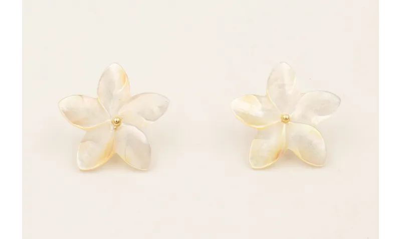 Pendientes flor nacar.