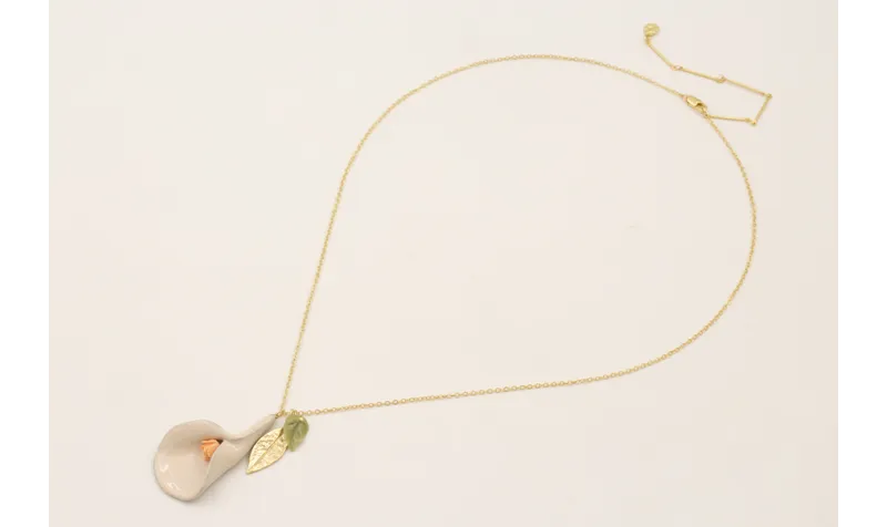 Collar cadena eslabón pequeño dorado mate con cala