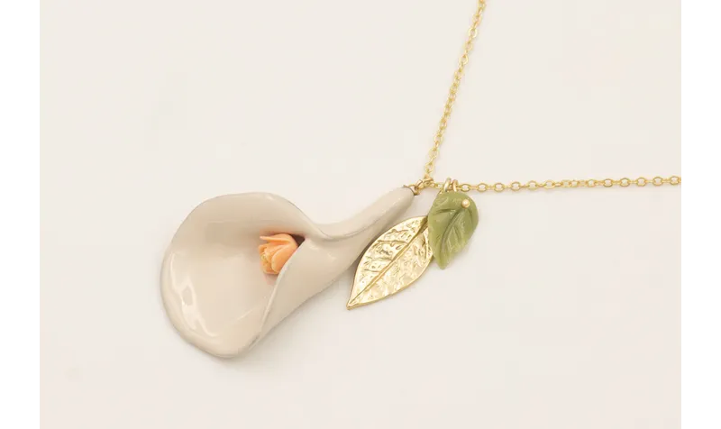 Collar cadena eslabón pequeño dorado mate con cala