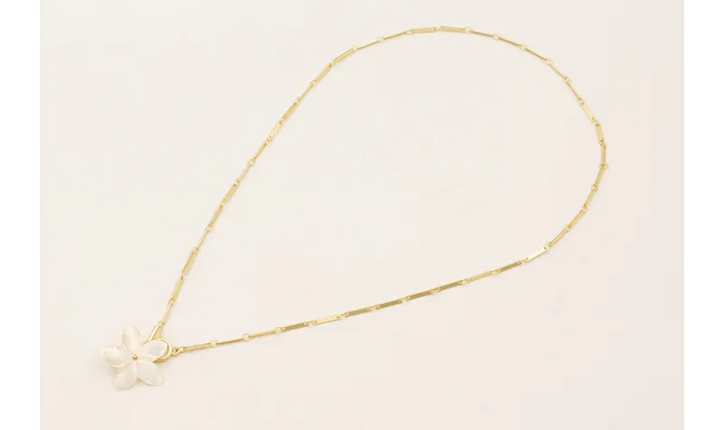 Collar cadena listones dorado mate con flor de nac