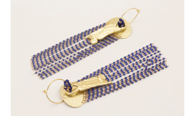 Pendientes chapa curvada martilleada dorada mate c