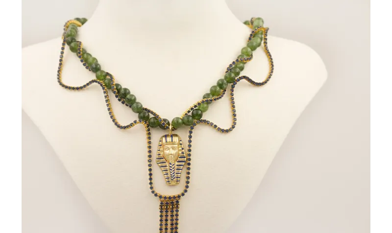 Collar cadena strass azul marina haciendo S y flec