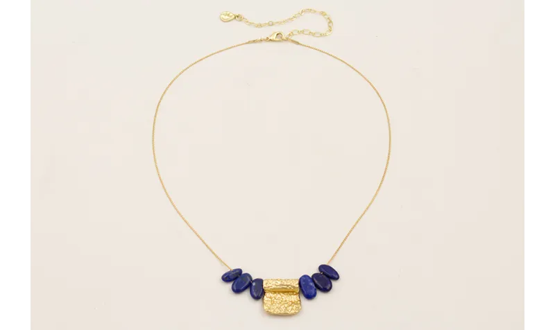 Collar cadena fina dorada con gotas lapislazuli y 