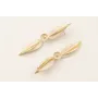 Pendientes hojas bicolor oro mate y beige con semi