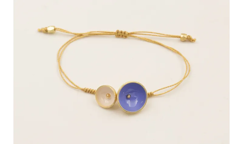 Pulsera hilo dorado con nudo serpiente y centro se