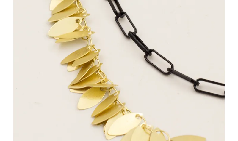 Collar cadena ramilletes rectangulos dorado mate, 