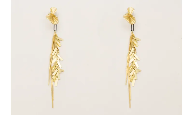 Pendientes perno retorcio dorado mate con fleco ca