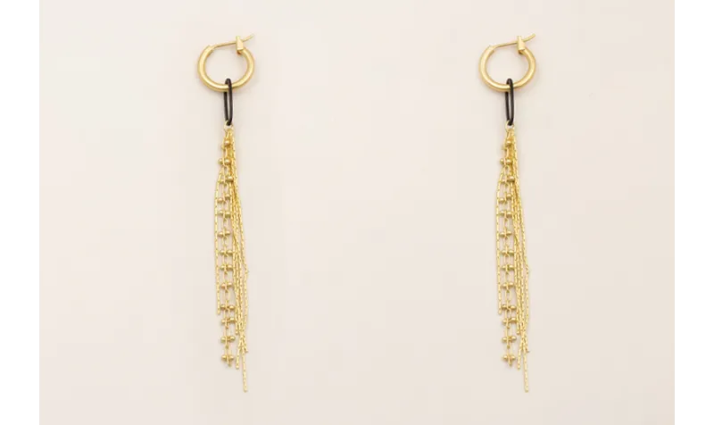 Pendientes aro cerrado dorado mate con fleco caden