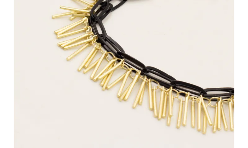 Pulsera 3 cadenas esmaltada negra y dorada mate co