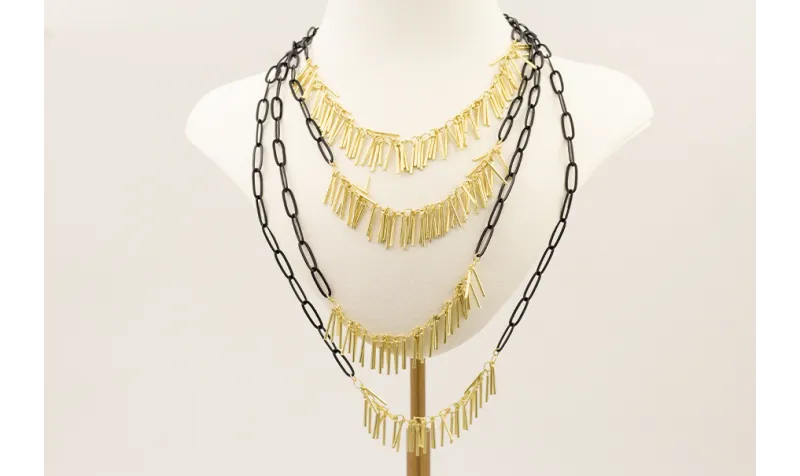 Collar 4 vueltas de cadena eslabón negro y cadena 