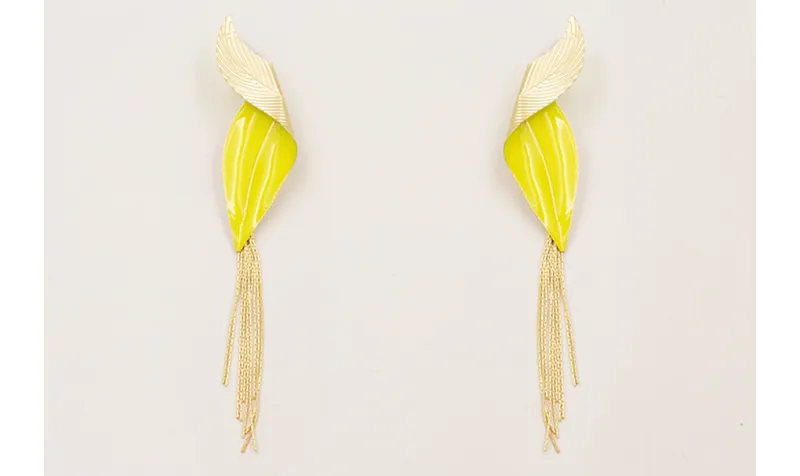 Pendientes hoja doblada esmlatada verde lima con f