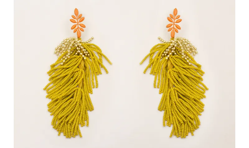 Pendientes petalos esmaltados nectarina con flecos