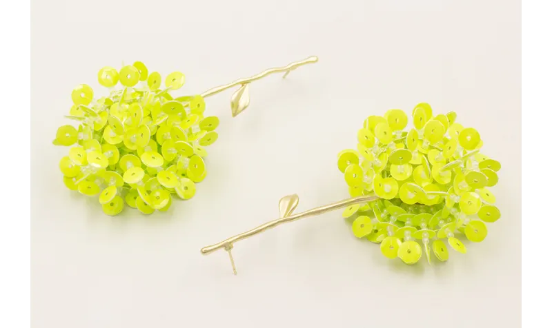 Pendientes bola de lentejuelas fluor y perno rama 